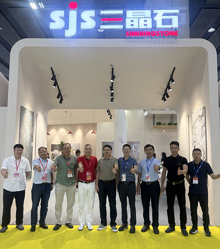 1755758612533396.jpg 蒙娜丽莎团队合影.jpg